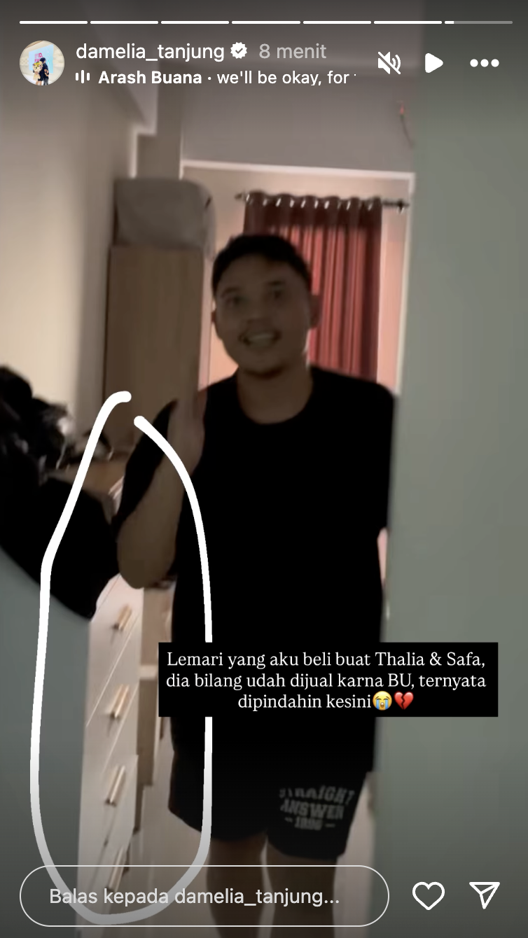 Lemari Dinda Amelia Tanjung yang diberikan suami ke selingkuhannya